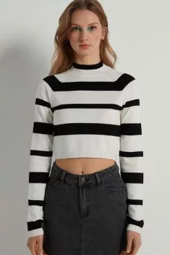 Tezenis Long-Sleeve Mock Turtleneck Crop Top