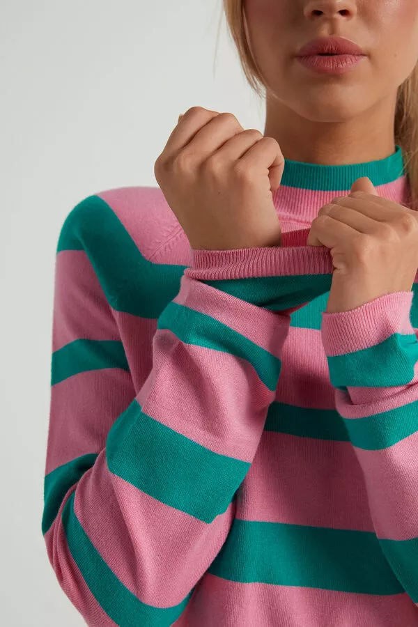 Tezenis Long-Sleeve Mock Turtleneck Crop Top 4 Tezenis Long-Sleeve Mock Turtleneck Crop Top - Image 4