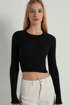 Tezenis Long-Sleeve Ribbed Crop Top