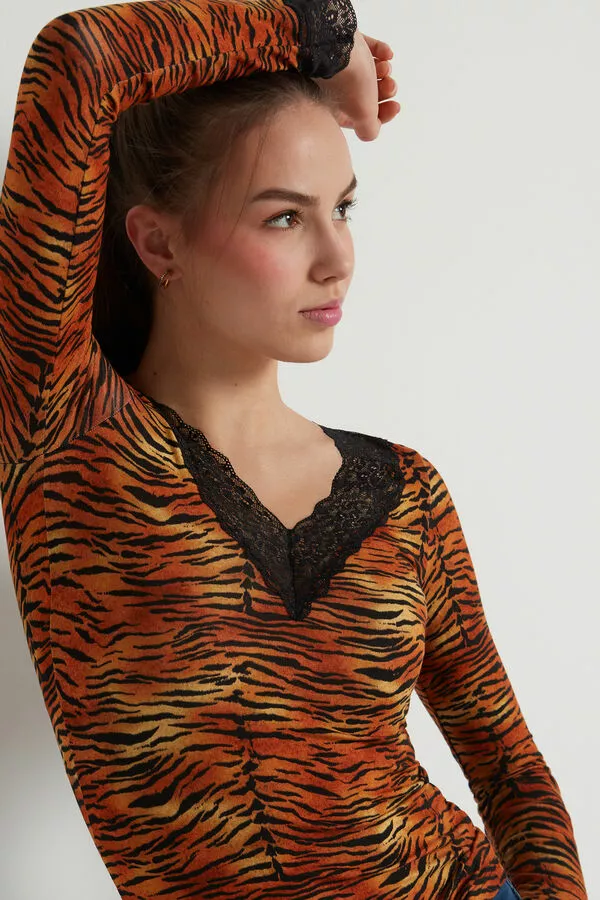 Tezenis V Neck Long Sleeve Top With Lace 3 Tezenis V Neck Long Sleeve Top With Lace - Image 3