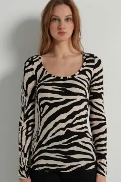 Tezenis Wide Neck Long Sleeve Top In Printed Viscose