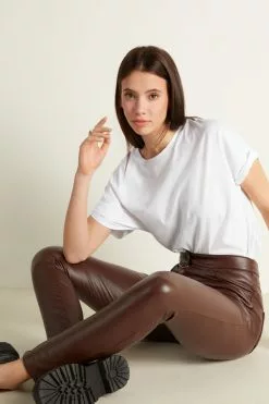 Tezenis Coated-Effect Thermal Pants With Five Pockets 7 Tezenis Coated-Effect Thermal Pants With Five Pockets -Outlet Tops Store 1WP1350872U M